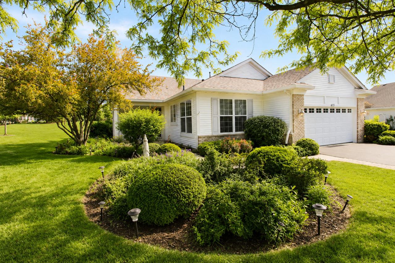 673 Saugatuk Cir., Romeoville, IL 60446