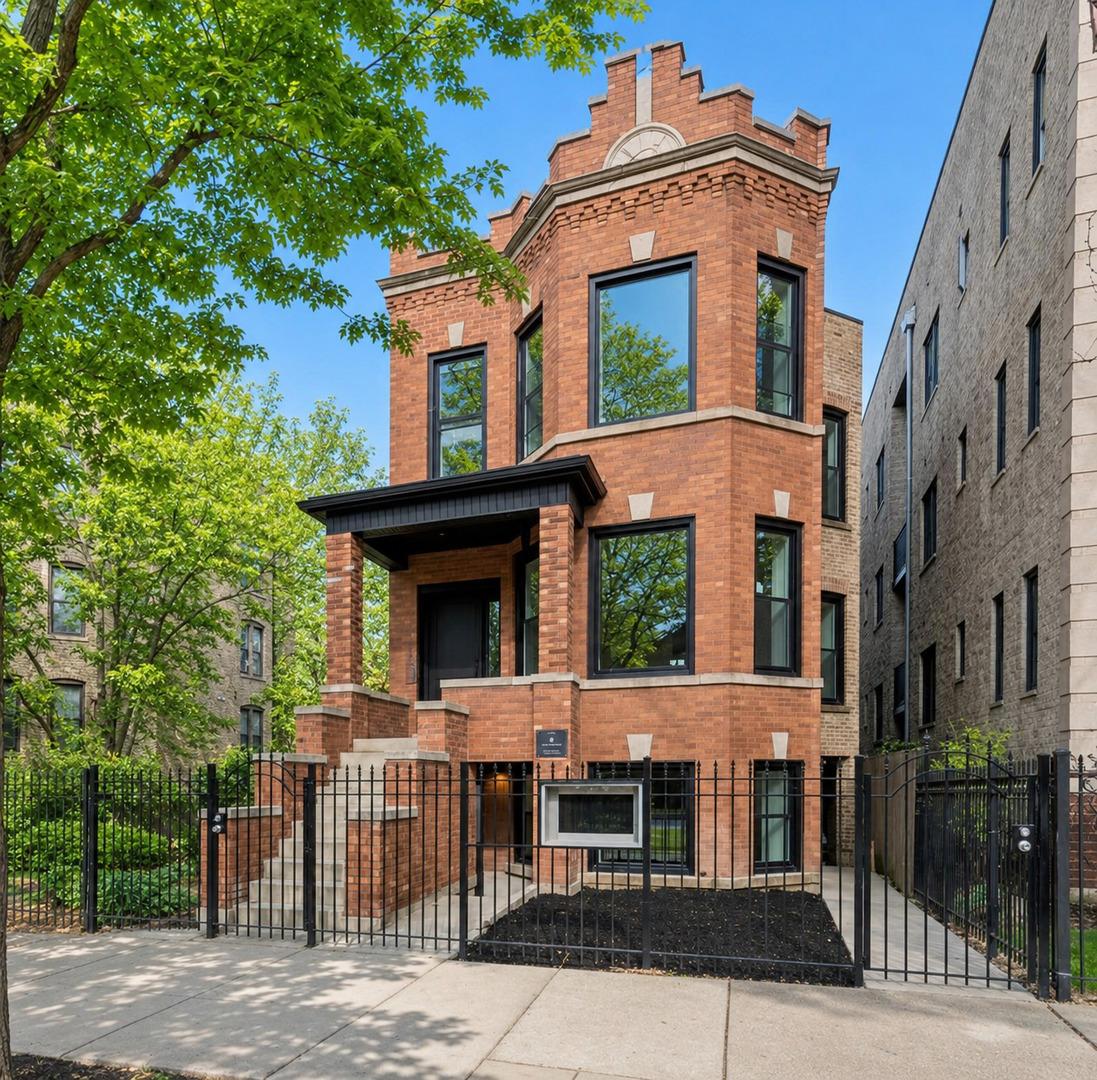 2049 N Kedzie Ave. #GF, Chicago, IL 60647