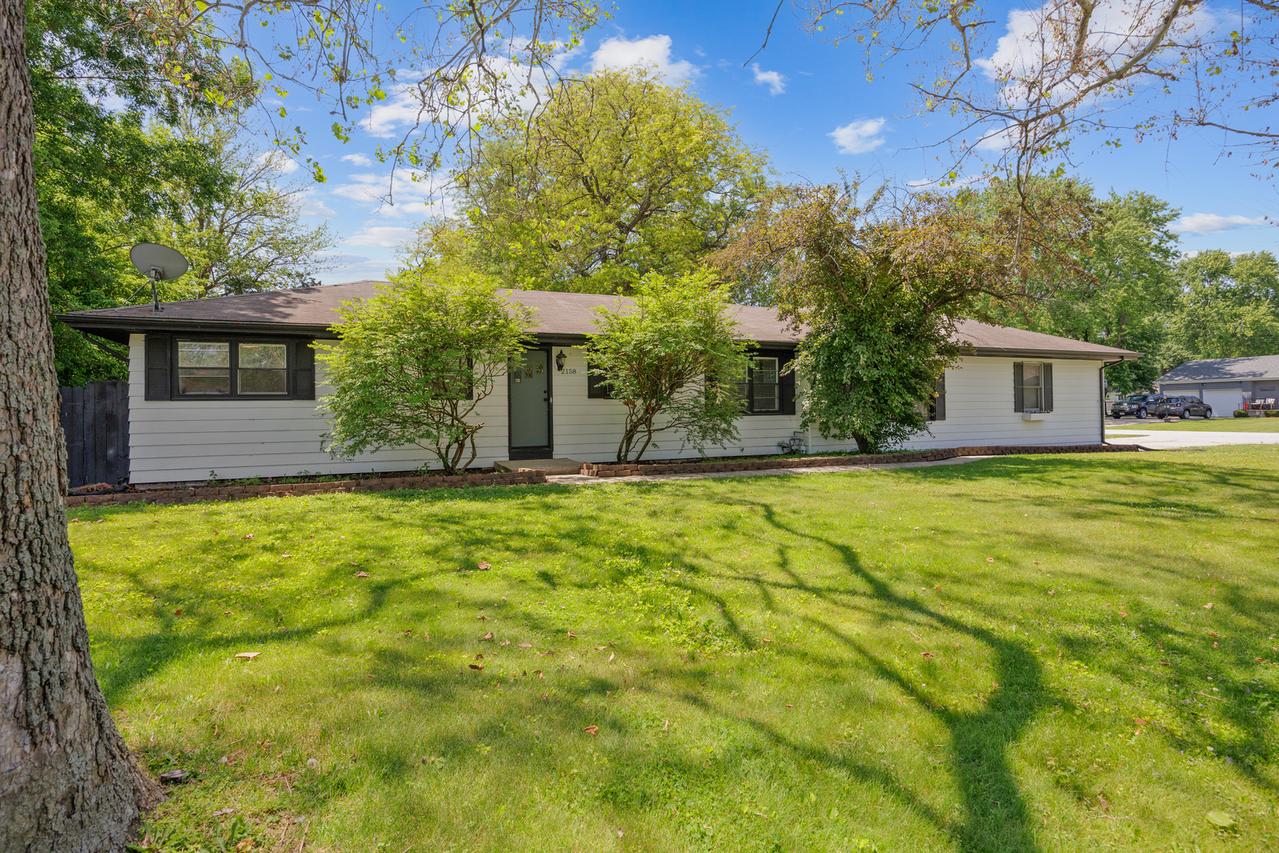 2158 Pleasure View Rd., Aurora, IL 60506