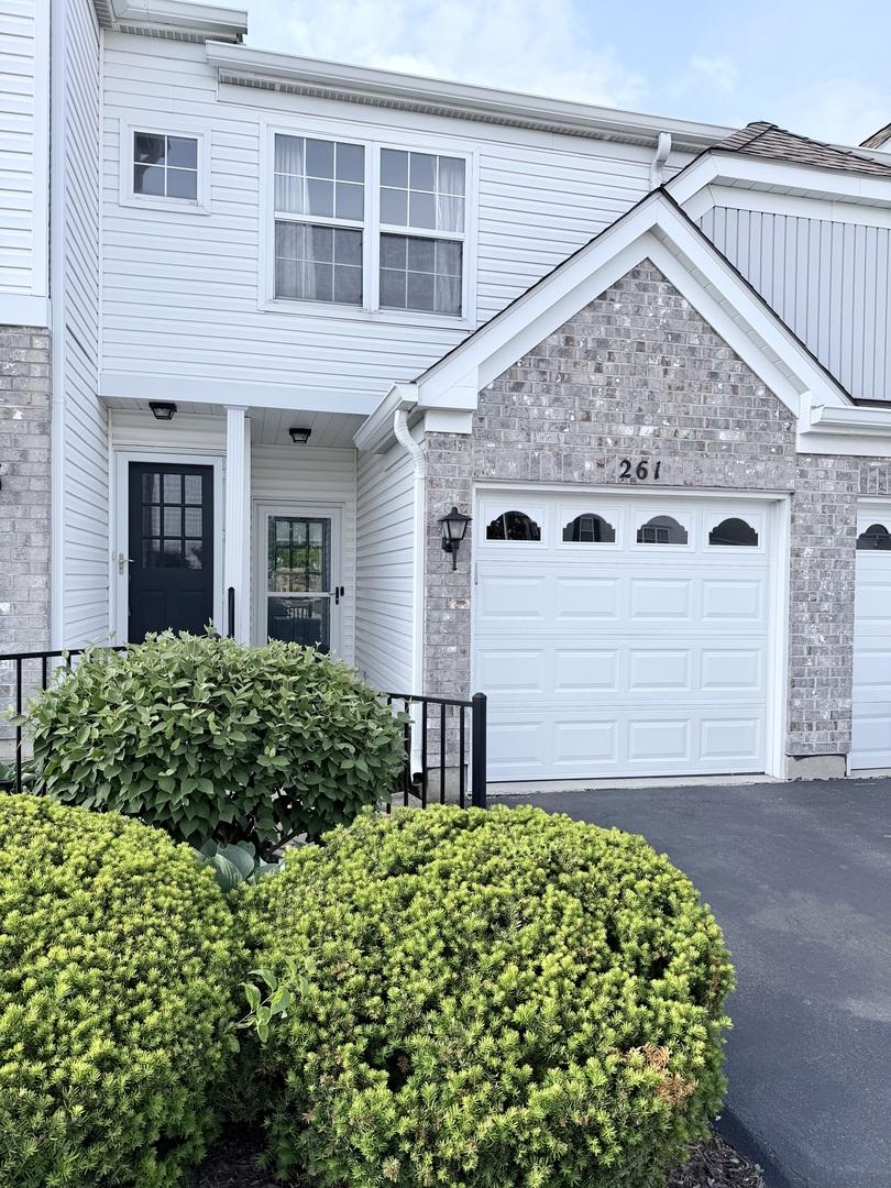 261 Arboretum Dr., Lombard, IL 60148