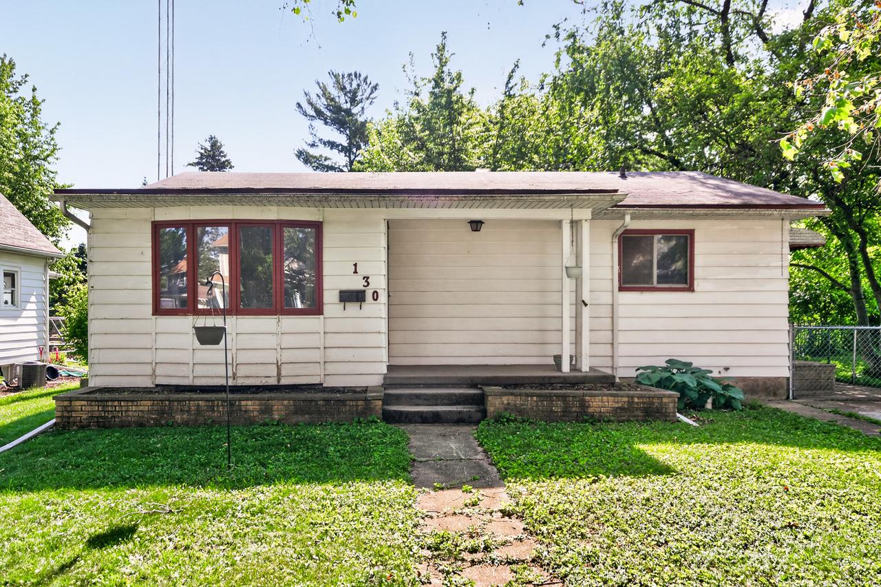 130 S Stott St., Genoa, IL 60135