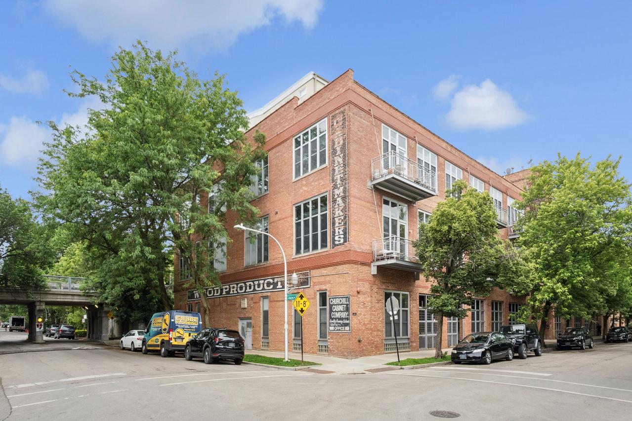 2111 W Churchill St. #201, Chicago, IL 60647