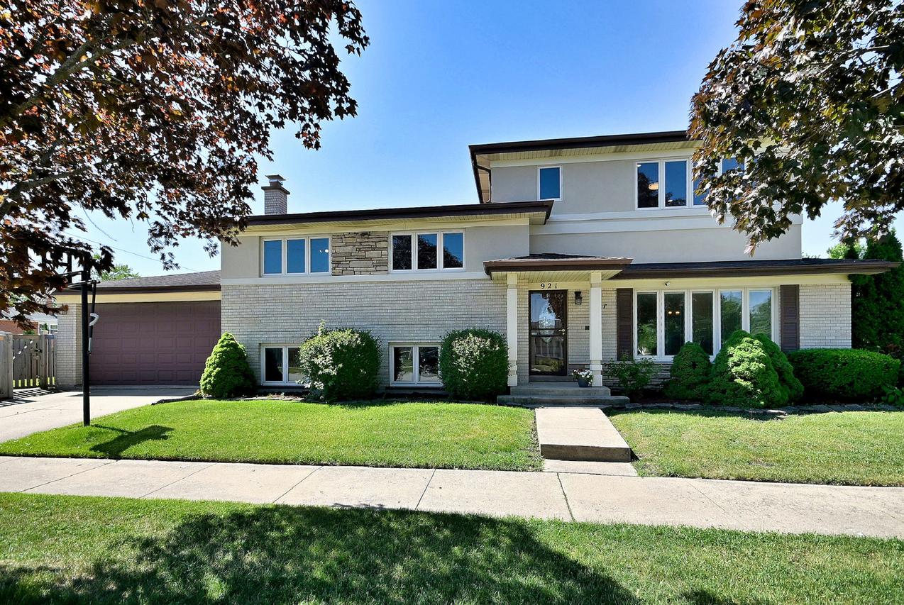 921 Greendale Ave., Park Ridge, IL 60068
