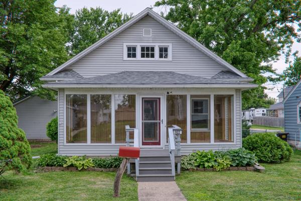 922 9th Ave., Fulton, IL 61252
