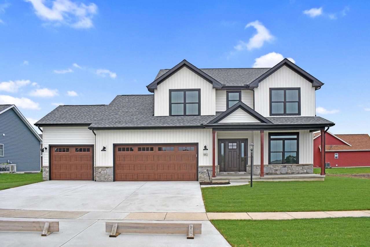 1812 Sunny Acres Rd., Mahomet, IL 61853