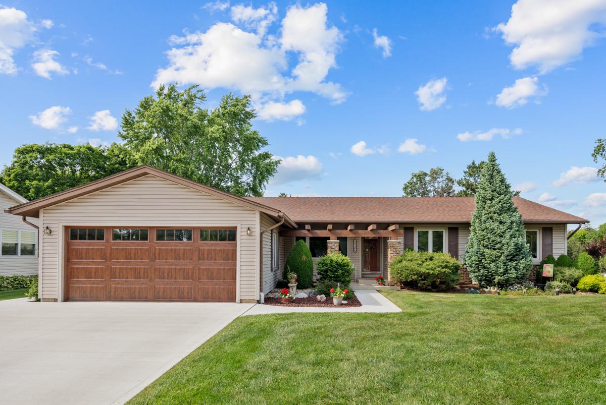 230 Yarmouth Rd., Elk Grove Village, IL 60007