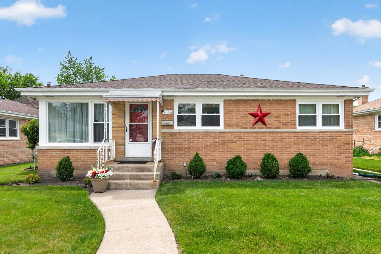 5012 N Busse Ave., Chicago, IL 60656