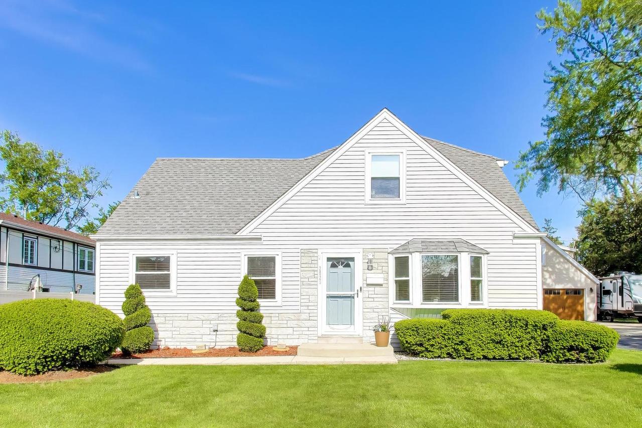 2825 Eisenhower Dr., Des Plaines, IL 60018