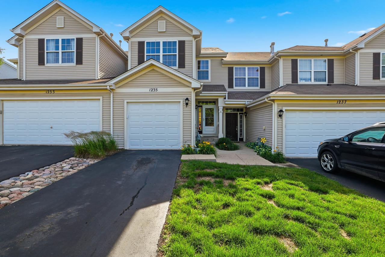 1235 Remington Dr., Volo, IL 60020