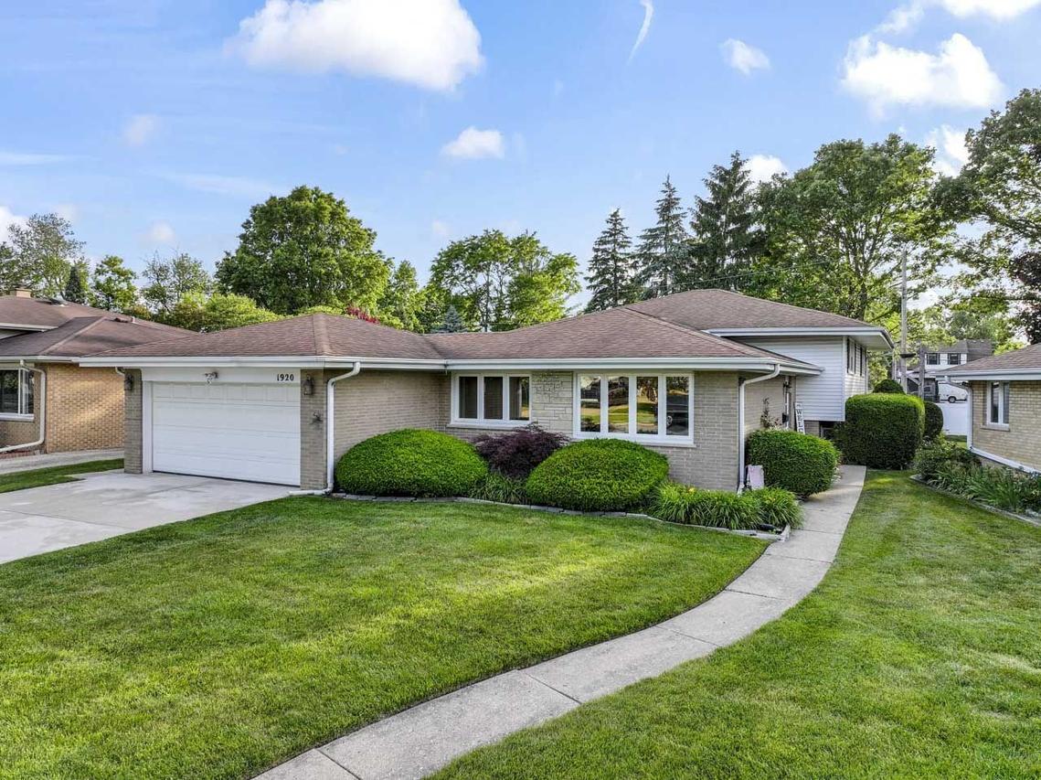 1920 Koehler Dr., Des Plaines, IL 60018