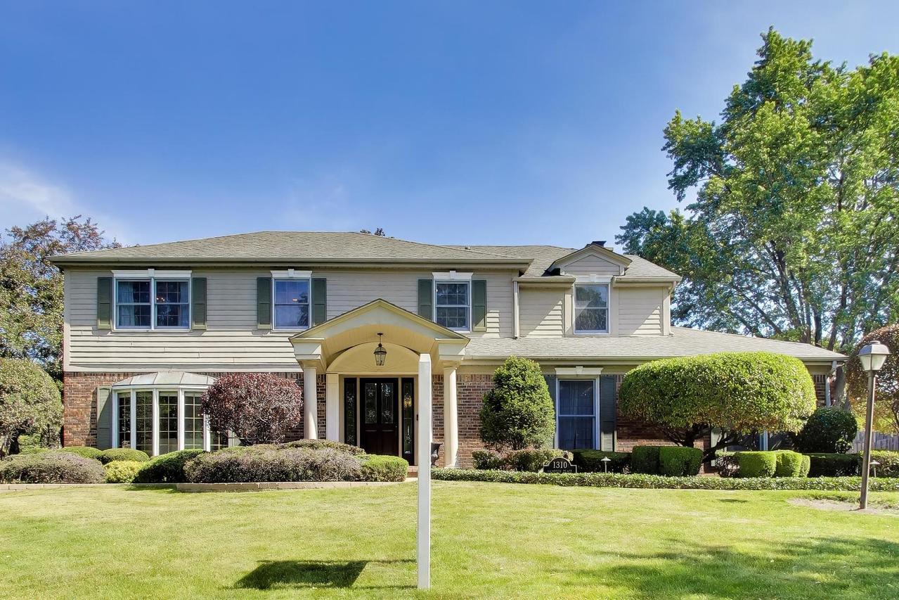 1310 W Hampton Pl., Palatine, IL 60067