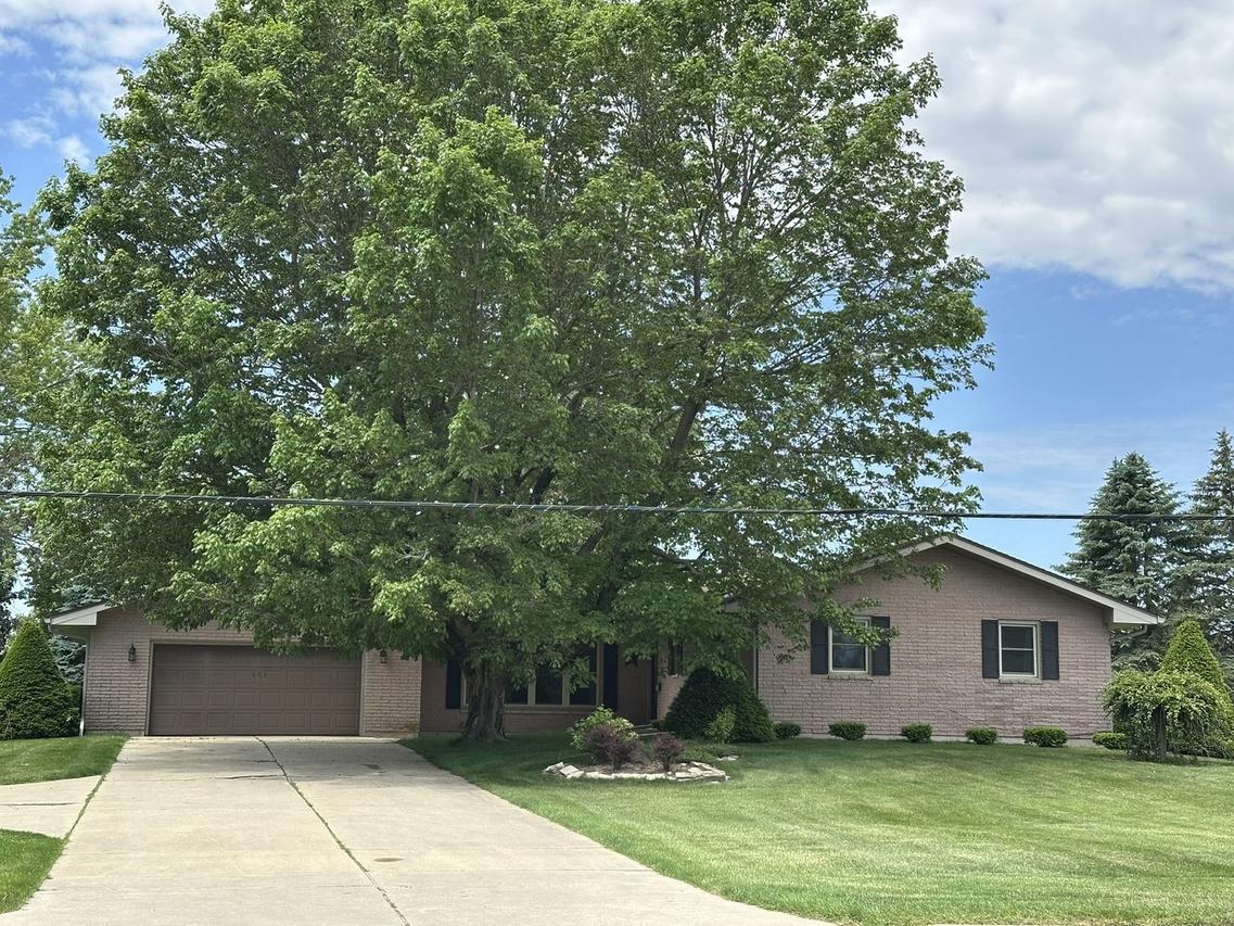 432 N Freedom, Lena, IL 61048