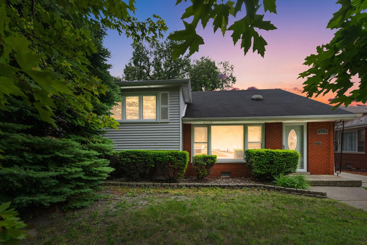 4821 W 105th St., Oak Lawn, IL 60453