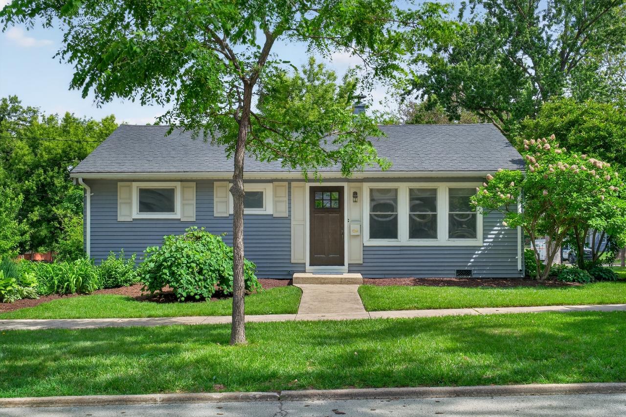 100 N Park St., Westmont, IL 60559