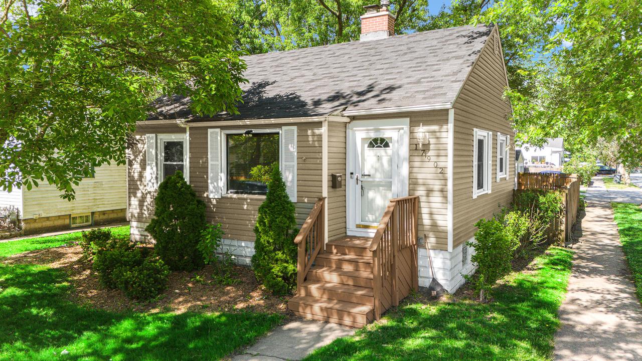 17902 Community St., Lansing, IL 60438