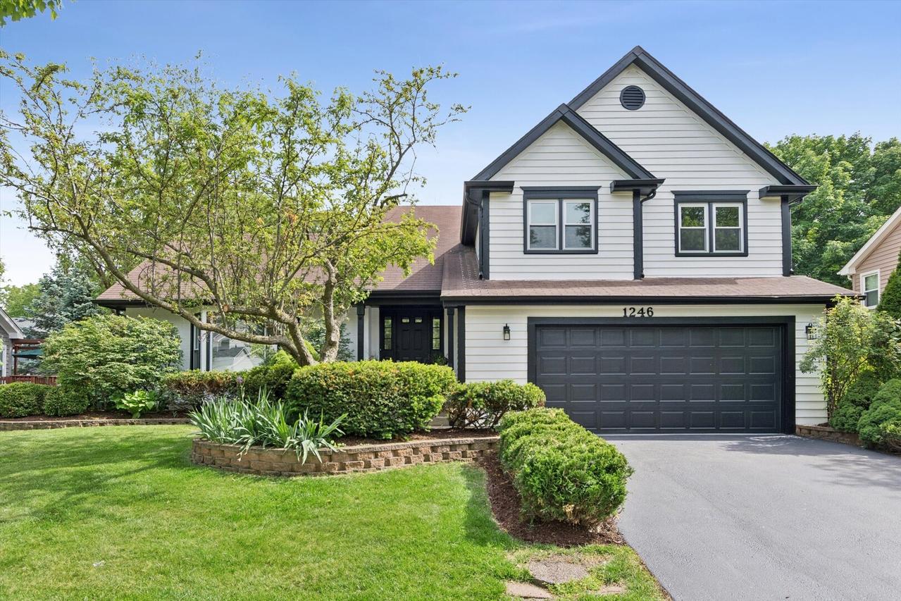 1246 Ardmore Dr., Naperville, IL 60540