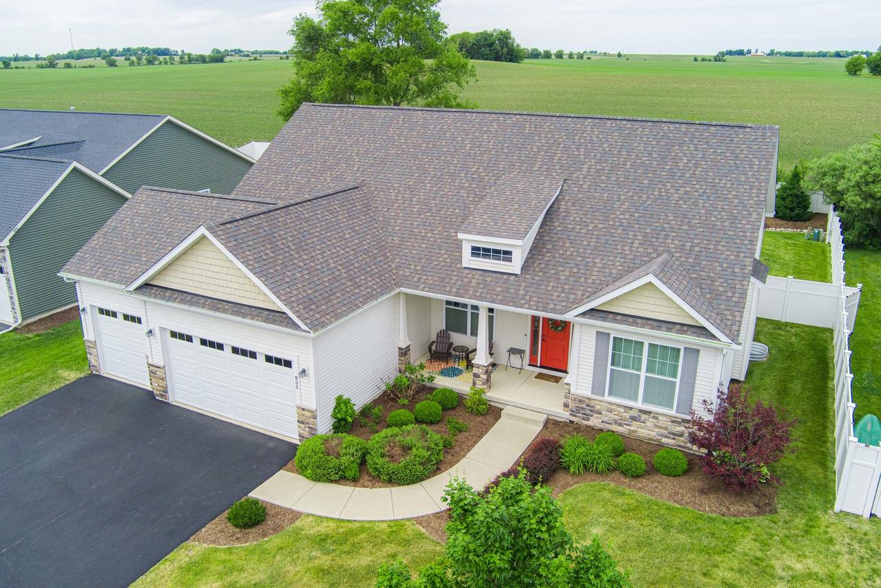855 Coventry Cir., Sycamore, IL 60178