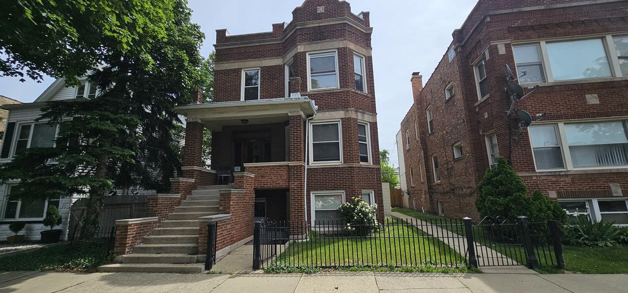 3823 N Bernard St., Chicago, IL 60618