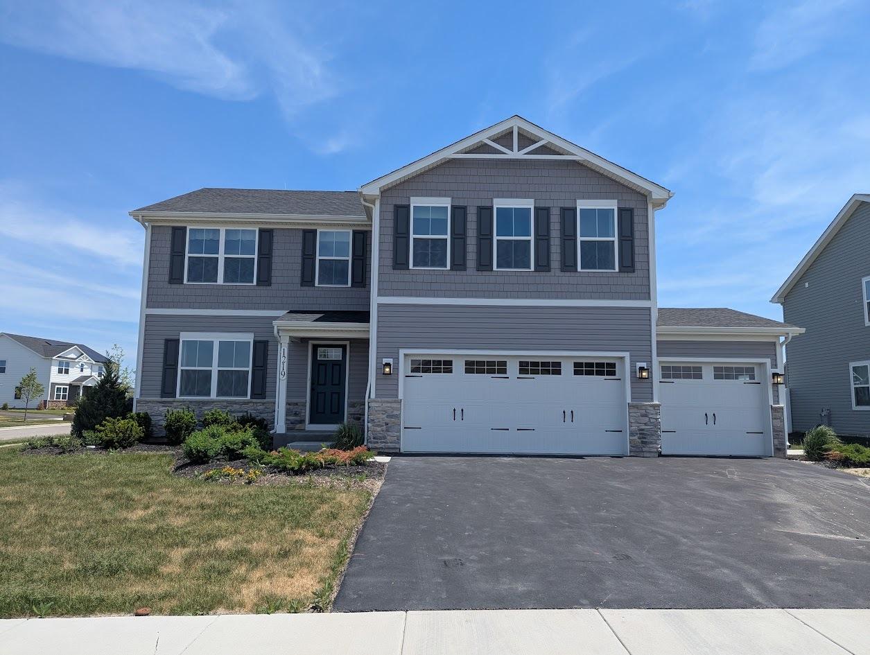 1219 Fox Hedge Tr., Hampshire, IL 60140