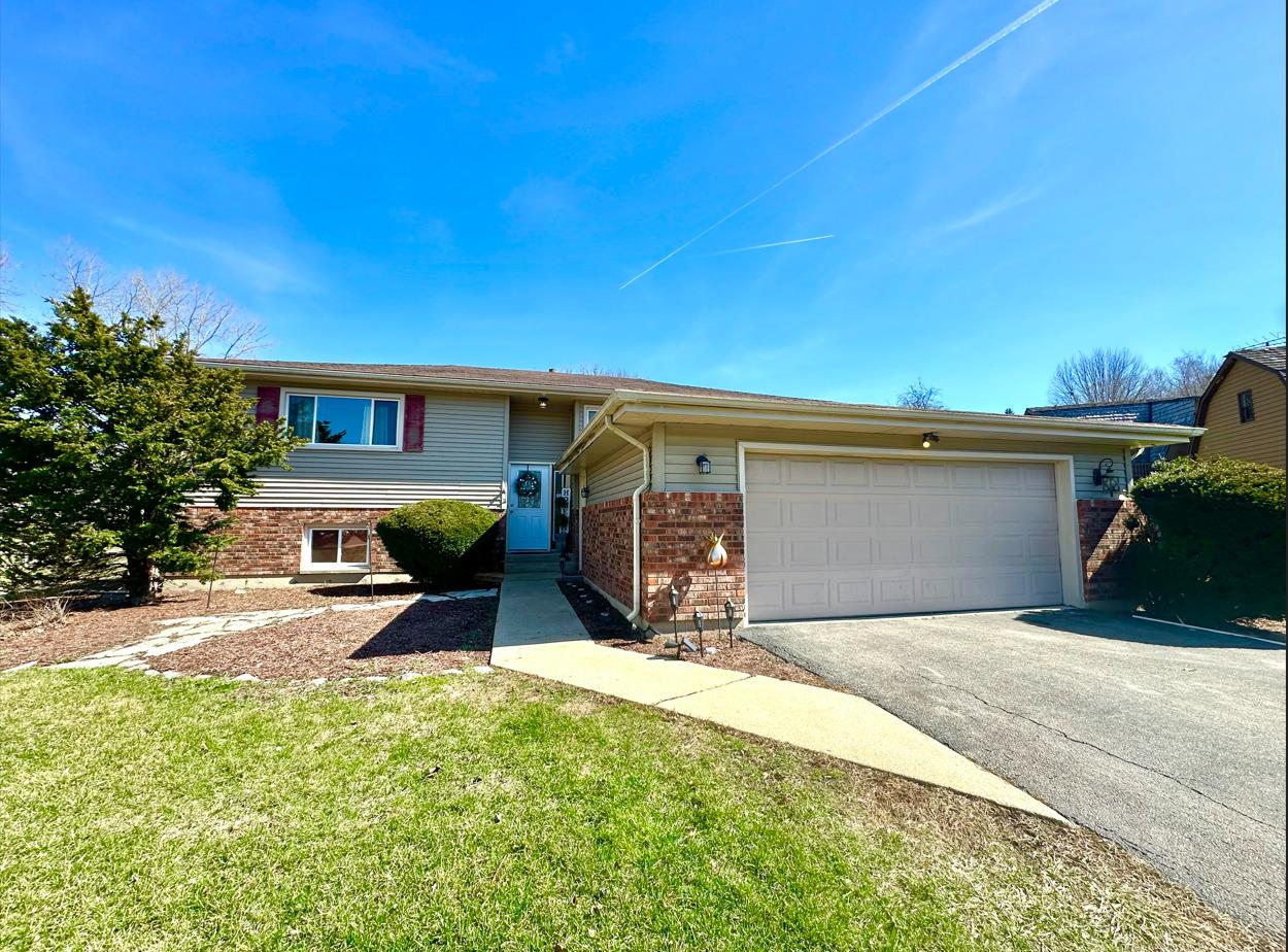 5N087 Mary Ct., St. Charles, IL 60175