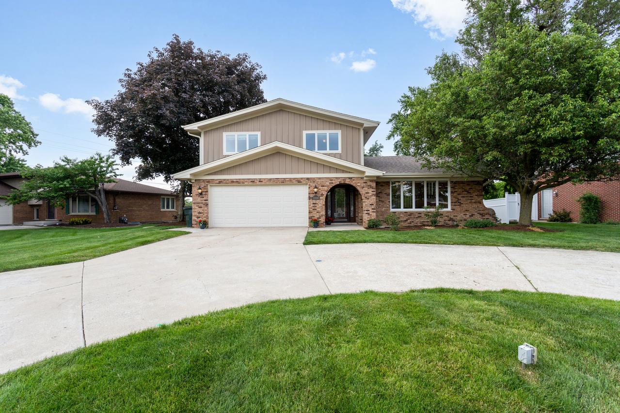 12108 Derby Ln., Orland Park, IL 60467
