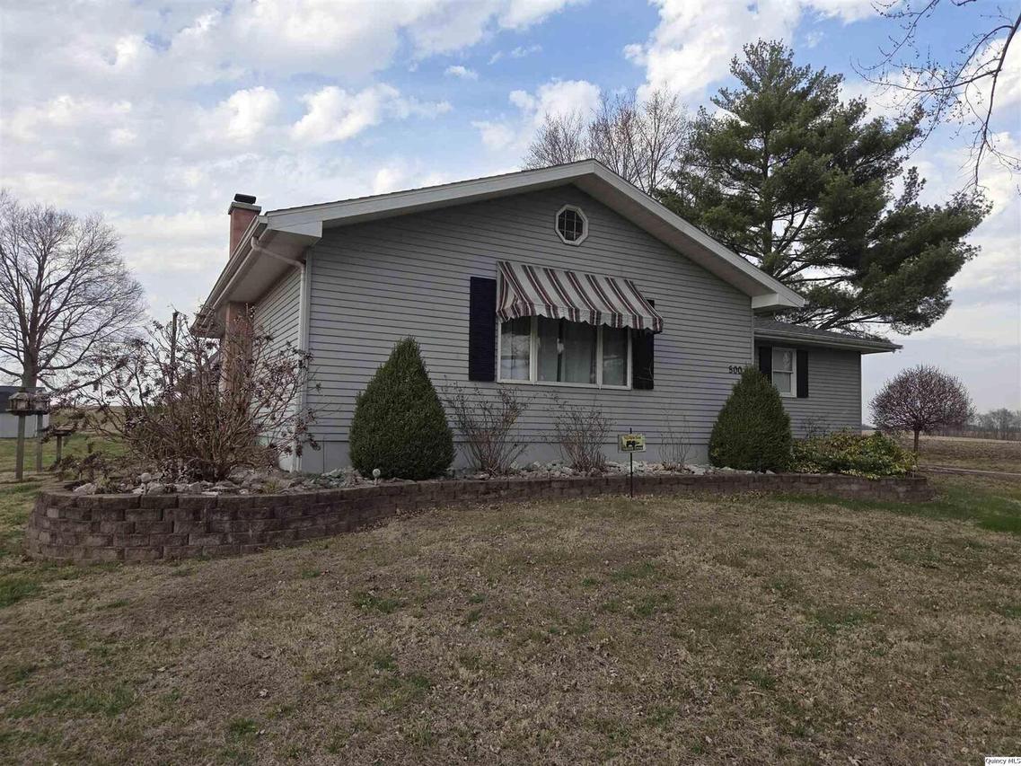 500 E Vining St., Plainville, IL 62365