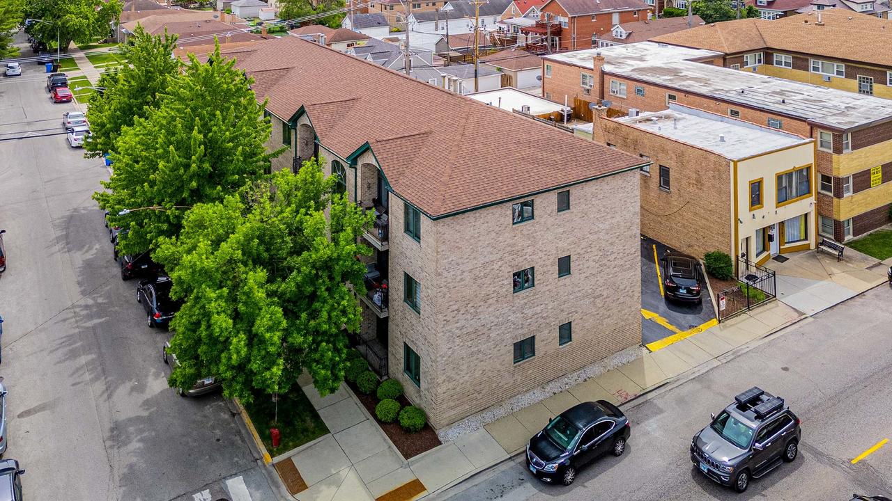 3154 N Oleander Ave. #2C, Chicago, IL 60707