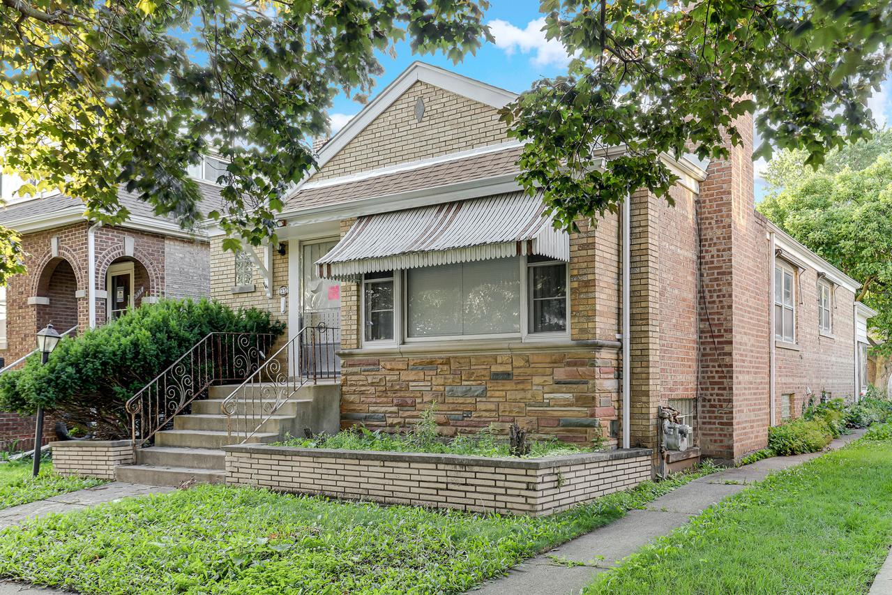 2332 Florence St., Blue Island, IL 60406