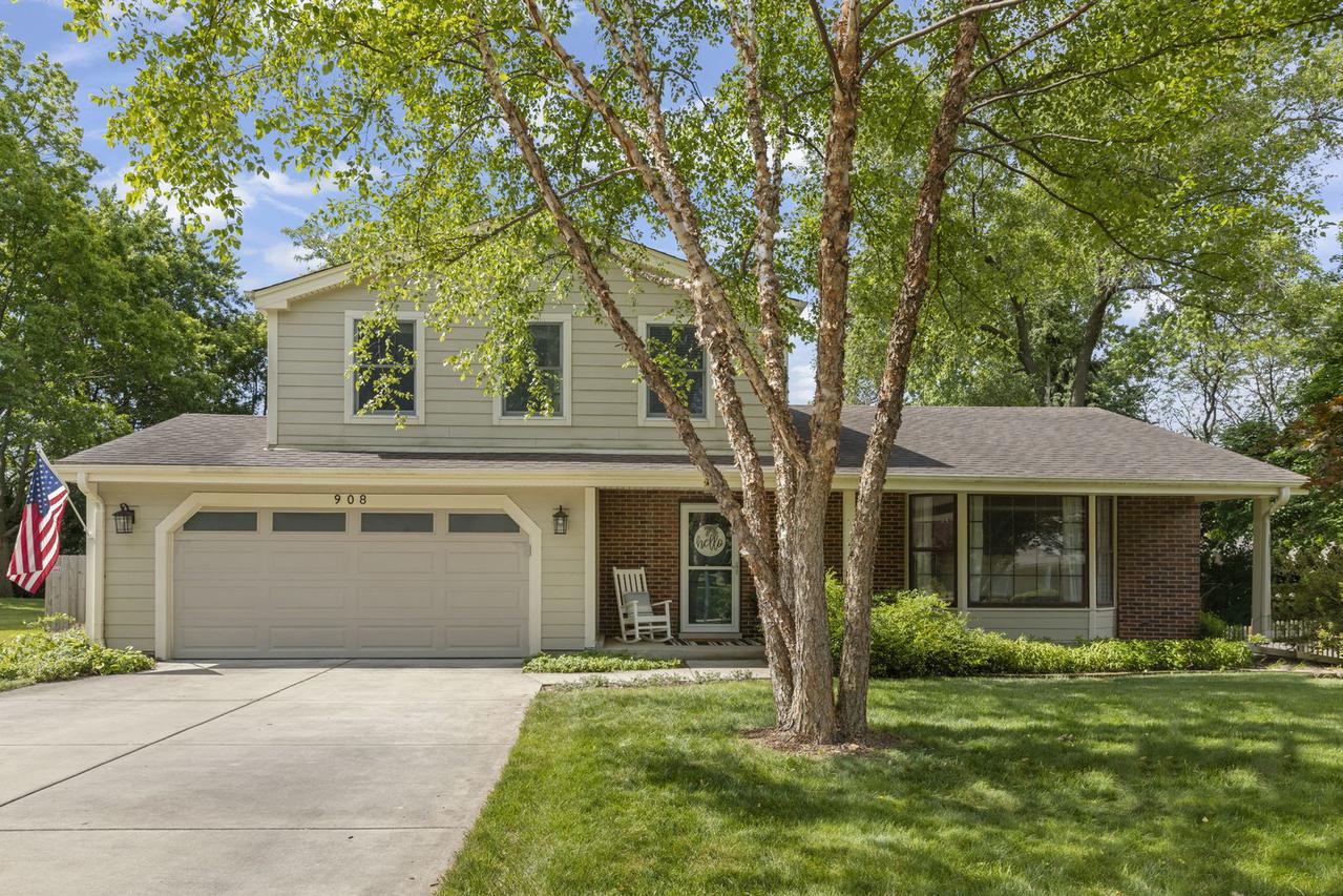 908 Kennebec Ln., Naperville, IL 60563