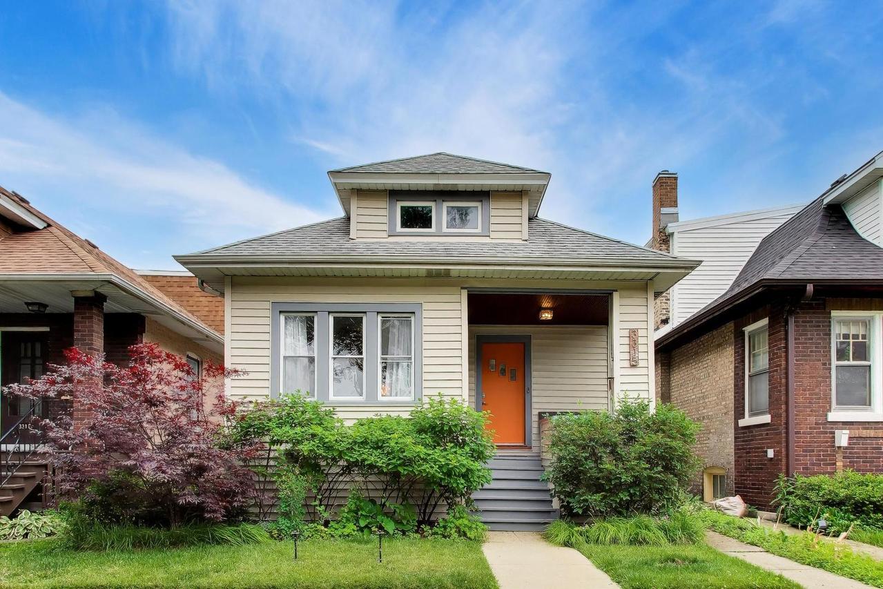 3315 W Hutchinson St., Chicago, IL 60618