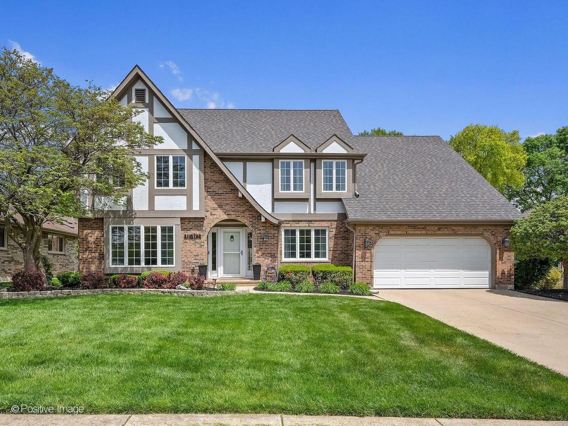 21W768 Mccarron Rd., Glen Ellyn, IL 60137