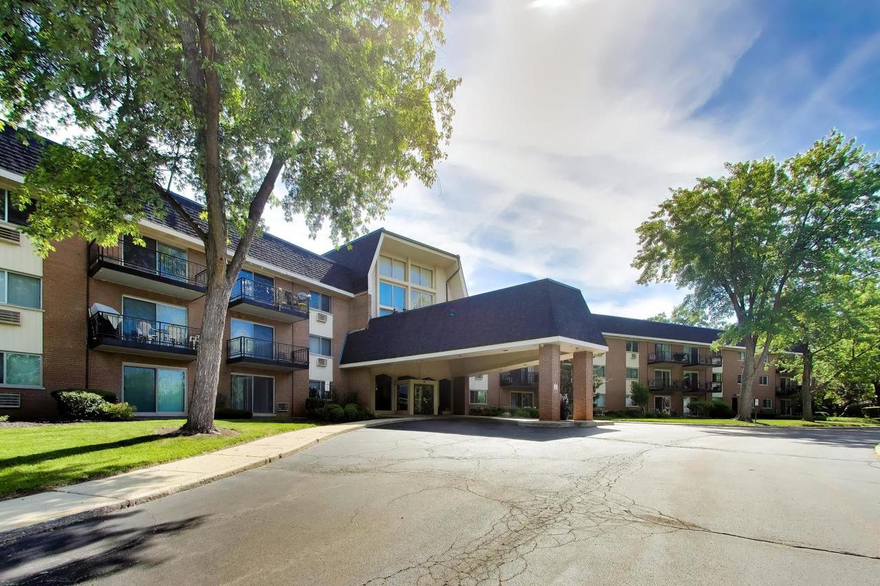 [Address Hidden by Seller], Glen Ellyn, IL 60137