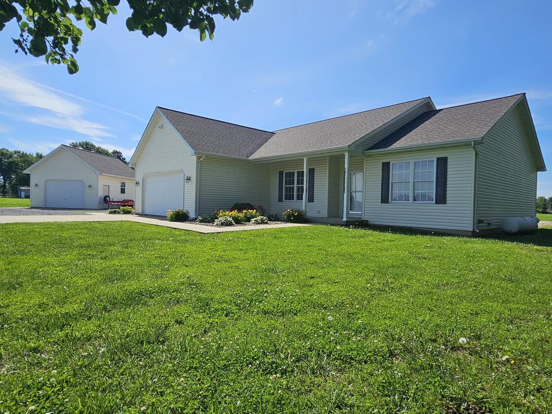 17619 E Angling Rd., Mt Vernon, IL 62864