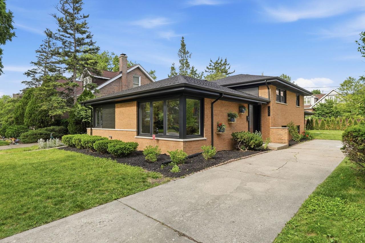 1009 S Washington Ave., Park Ridge, IL 60068