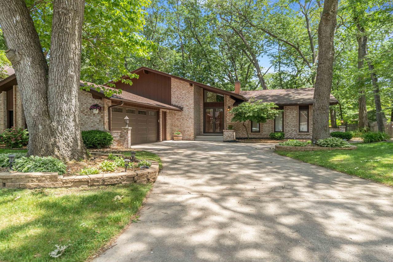 18039 Whitman Ln., Lansing, IL 60438