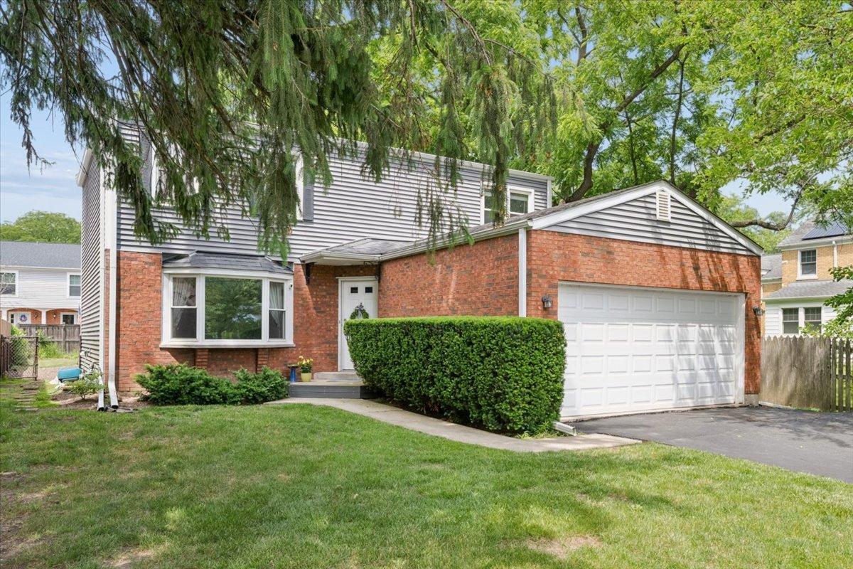 1699 Harding Rd., Northfield, IL 60093