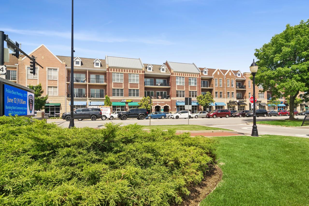 40 E Northwest Hwy. #208, Mount Prospect, IL 60056