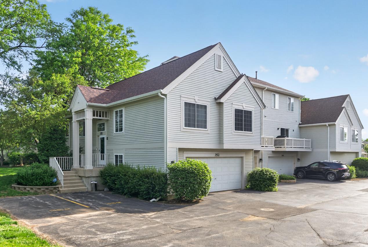 352 New Haven Dr., Cary, IL 60013