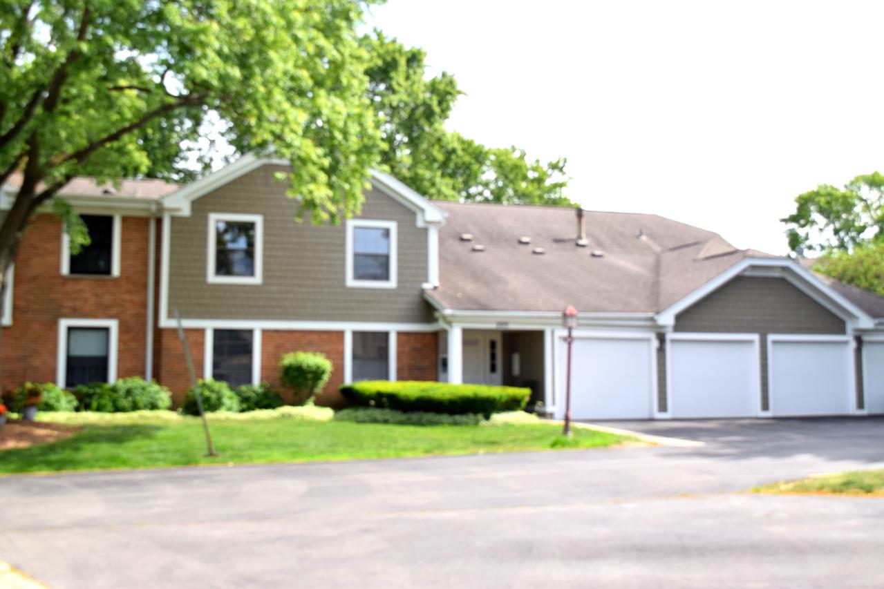 285 Mayfair Ln. #2C, Schaumburg, IL 60193