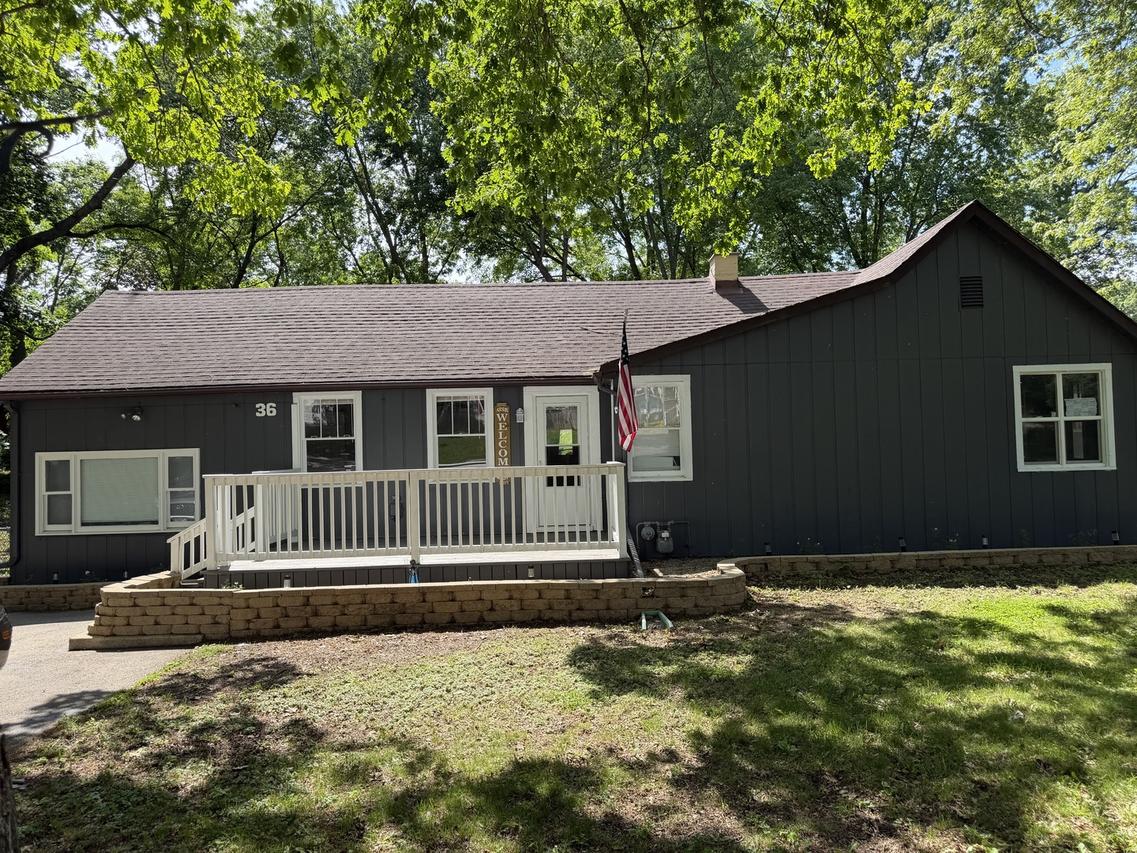 36 Hillcrest Ave., Fox Lake, IL 60020