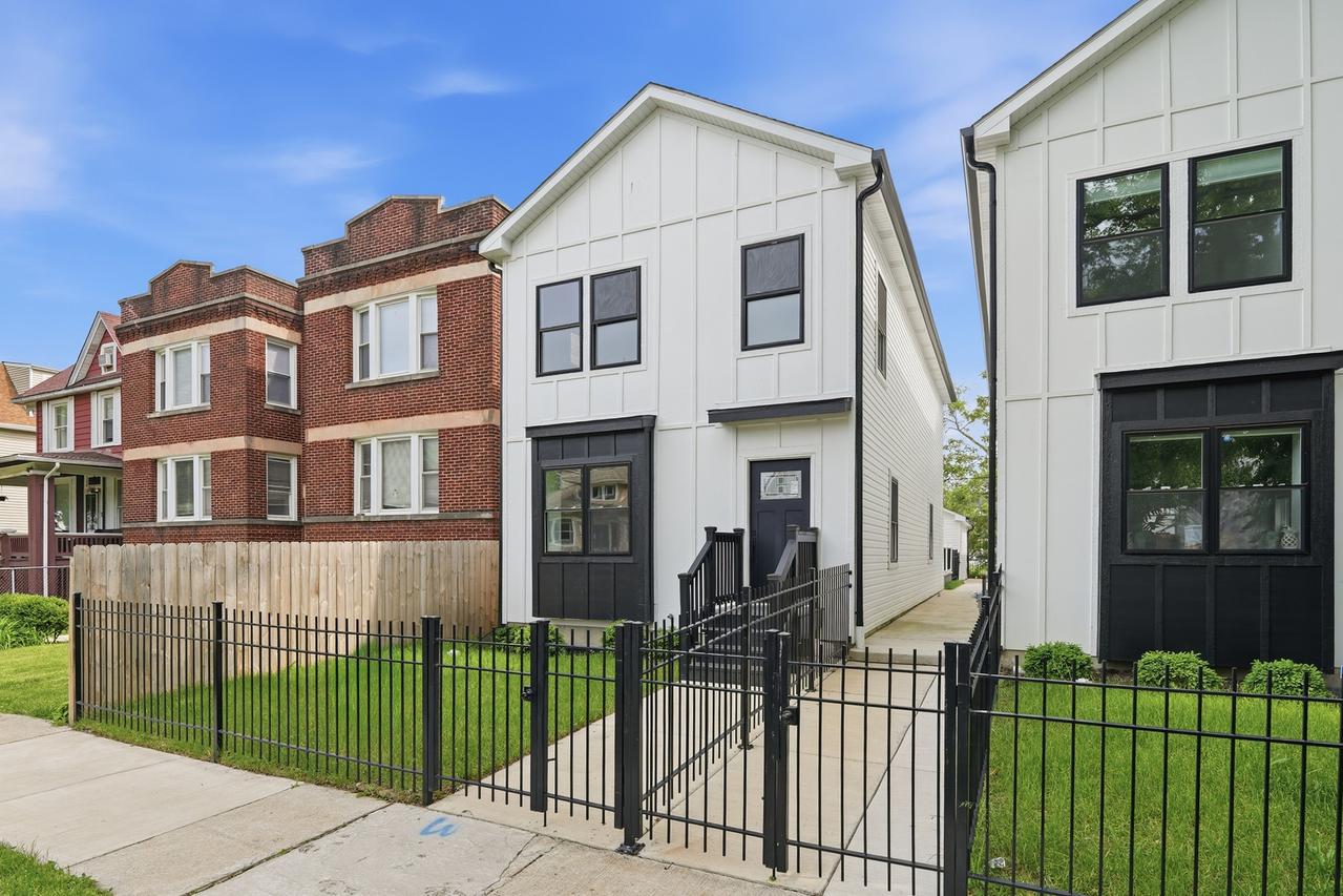 5729 W Ohio St., Chicago, IL 60644