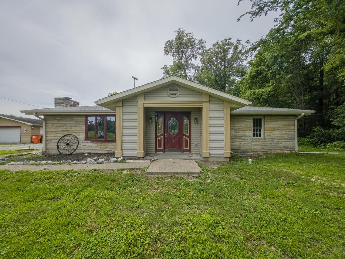 4657 Bridgeport Rd., Bridgeport, IL 62417