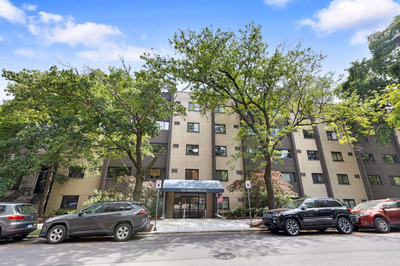 515 W Wrightwood Ave. #210, Chicago, IL 60614
