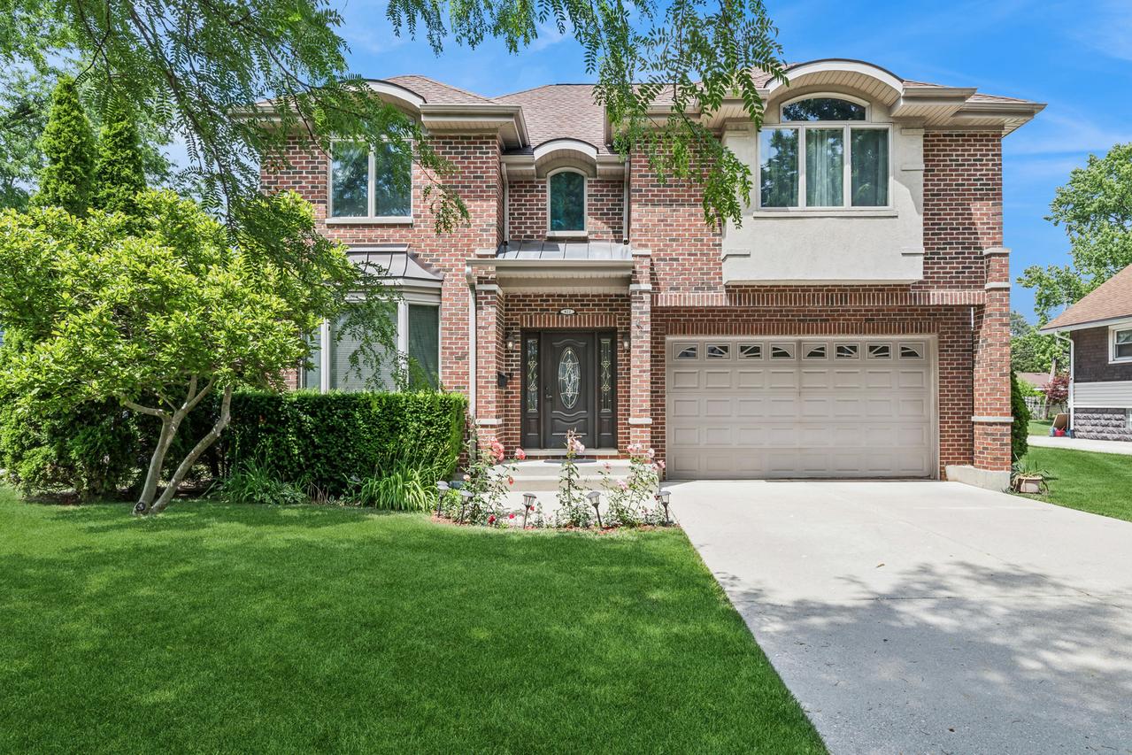 822 E Prairie Ave., Des Plaines, IL 60016
