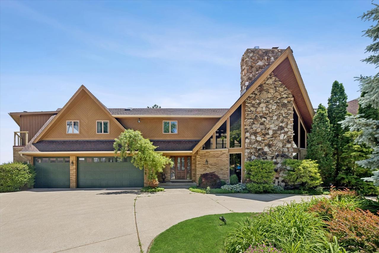 607 Berkshire Ct., Downers Grove, IL 60516