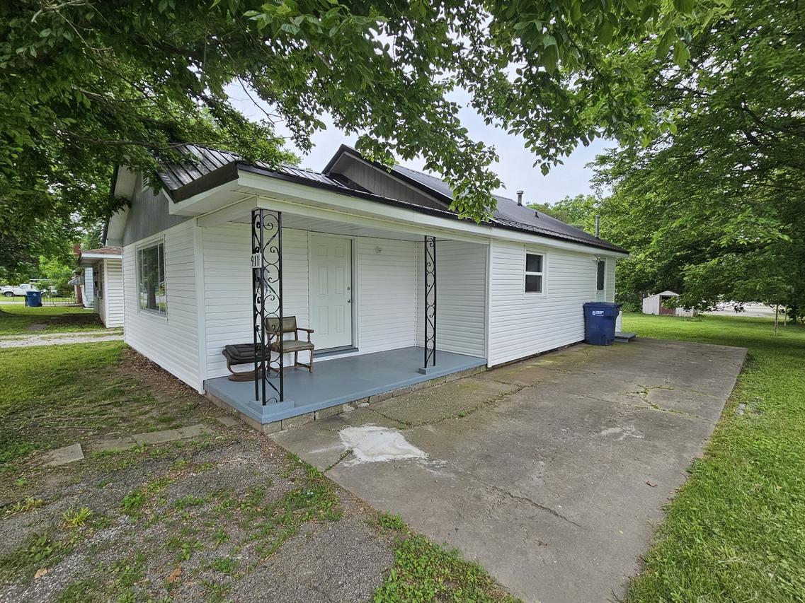 911 S 25th St., Mt Vernon, IL 62864