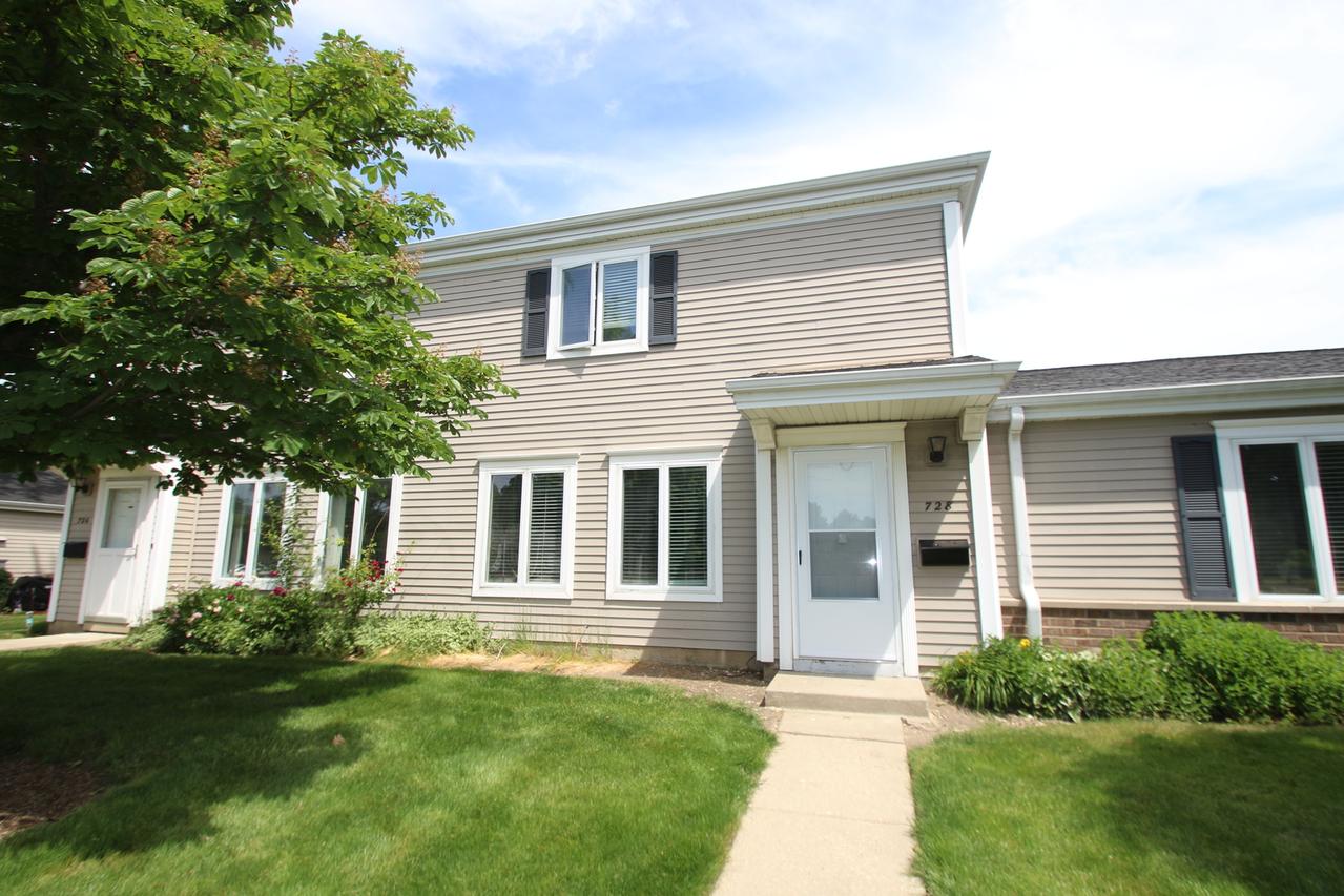 728 E Old Willow Rd. #104B, Prospect Heights, IL 60070