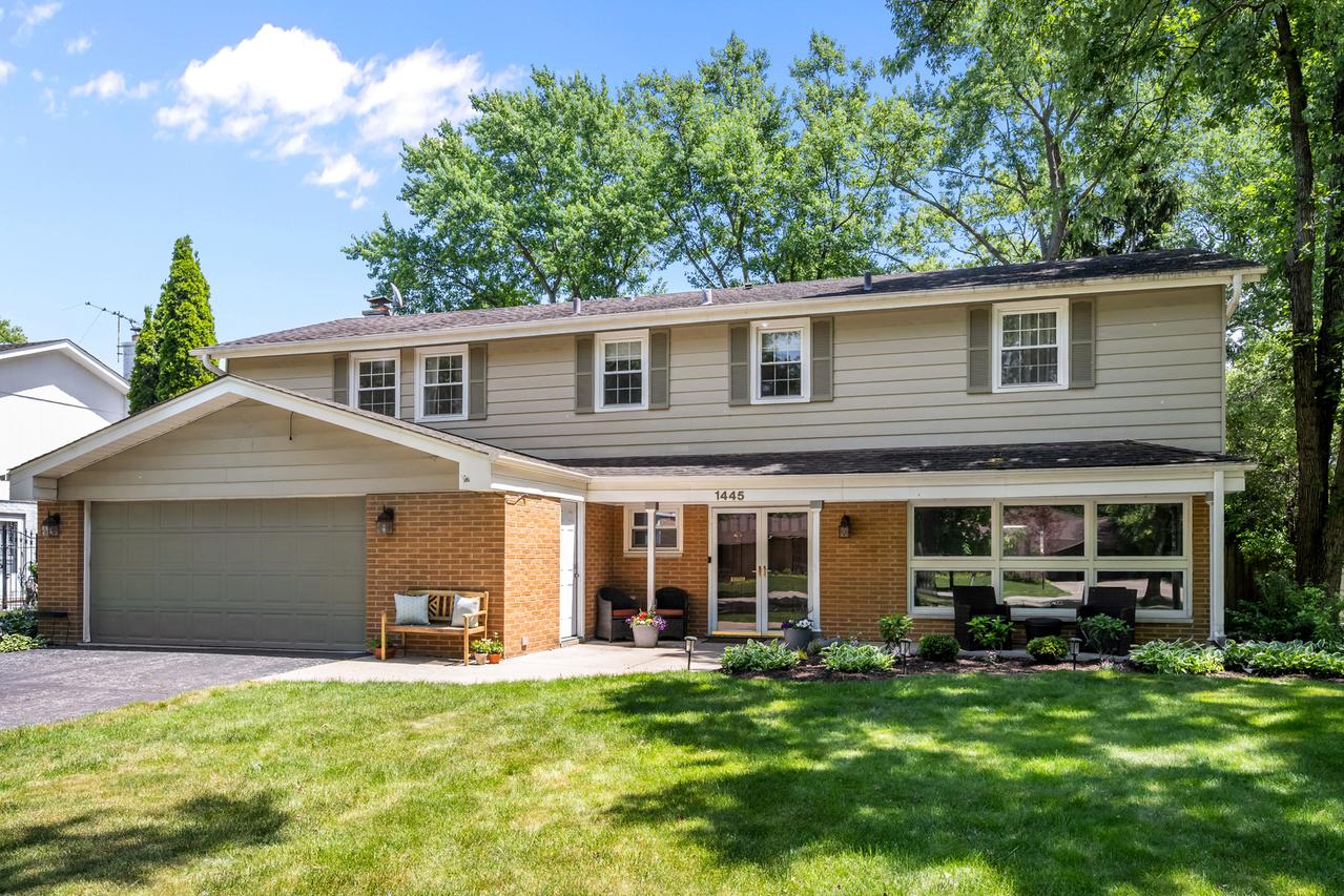 1445 Crown Ln., Glenview, IL 60025