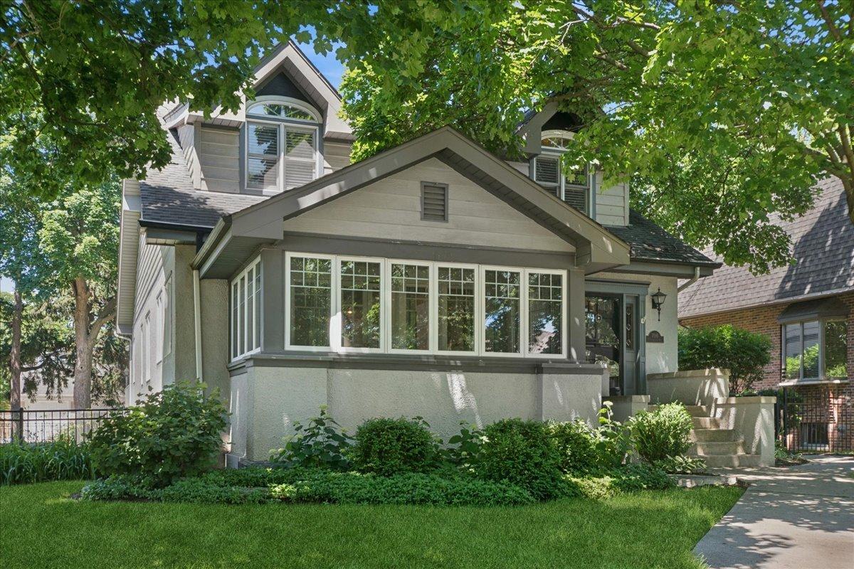 708 Courtland Ave., Park Ridge, IL 60068