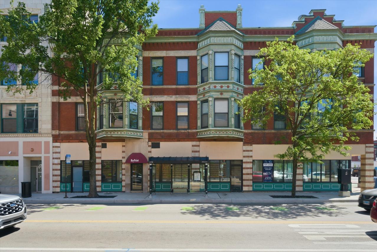 3175 N Lincoln Ave. #302, Chicago, IL 60657